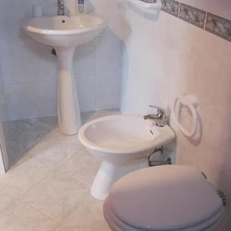 Helios Bed & Breakfast Quartu SantʼElena