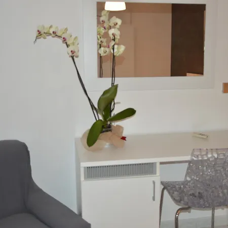 Helios Bed & Breakfast 4*