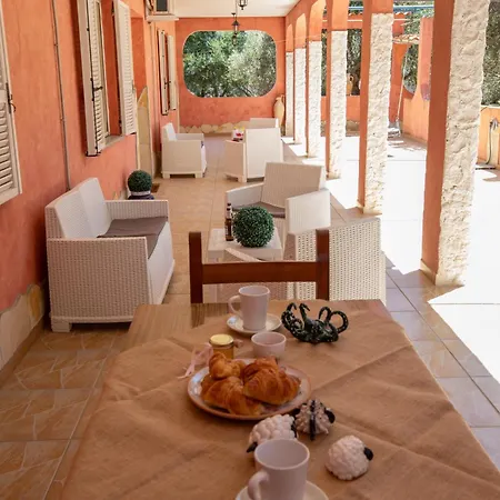 Bed & Breakfast Helios Quartu SantʼElena